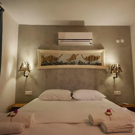 8 Homestay