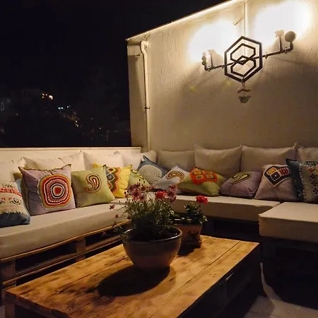 8 Homestay *